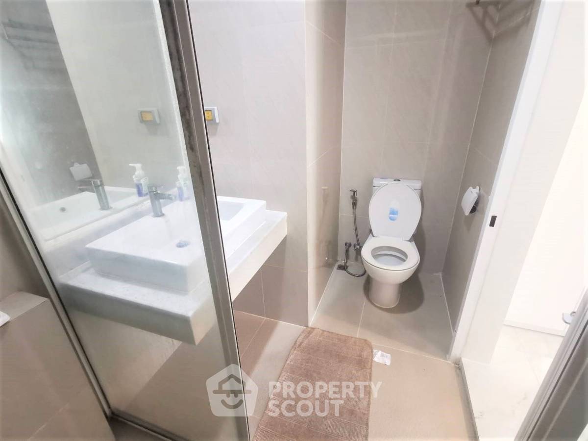 picture 2-BR Condo at Happy Condo Ladprao 101 in Khlong Chaokhun Sing (ID 1410339) - 3/10
