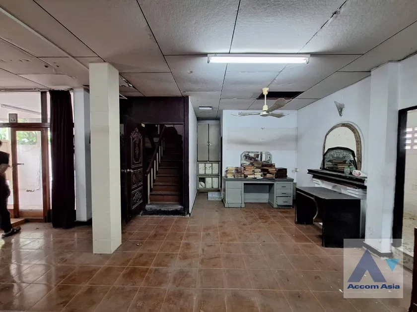 picture 🔼🔽 AccomA 📩  3 BR House in Khlong Ton Nuea (AA38658) - 4/9