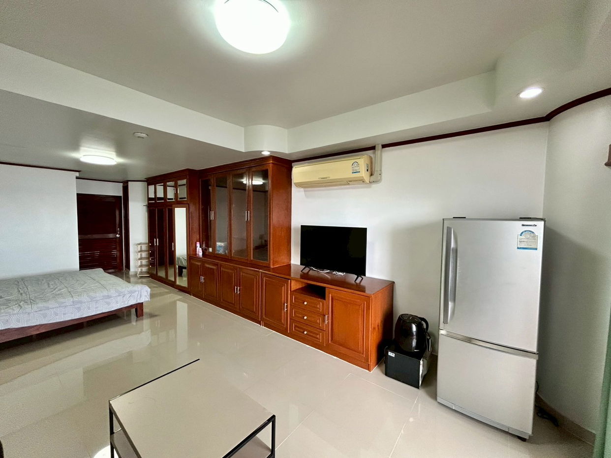 picture Studio Condominium @ Sky Beach - 1/19
