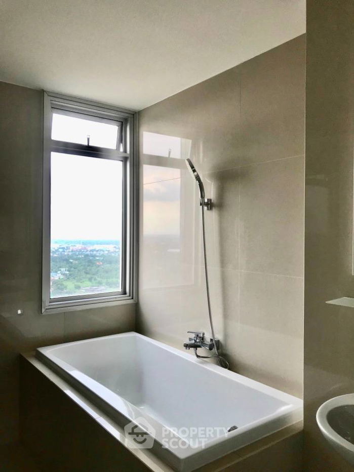picture 2-BR Condo at Manor Sanambinnam near MRT Phra Nang Klao Bridge (ID 595443) - 6/9