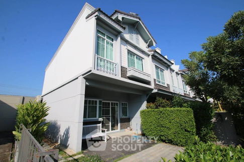ทาวน์เฮาท์ 2-ห้องนอน ที่ อินดี้ ศรีนครินทร์-ร่มเกล้า ใน มีนบุรี (ID 2075536)