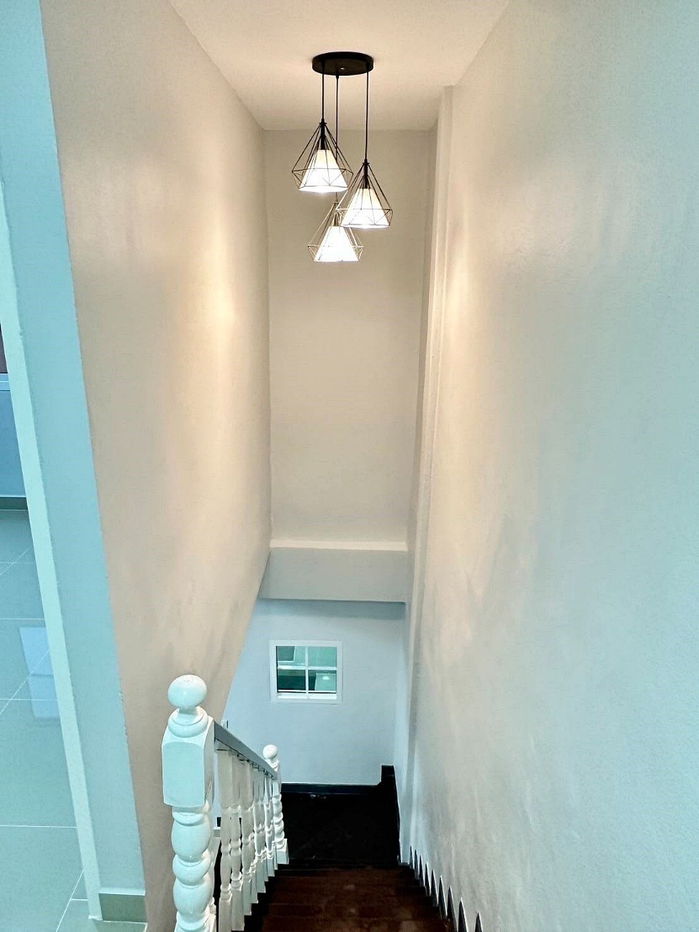 รูป บ้านสวยมาก มีเทอเรซหน้าบ้าน   #หมู่บ้านสวีทโฮม ปาร์ค  ทาวน์เฮ้าส์ 3 ห้องนอน รีโนเวทใหม่  ติดถนนบางกรวย – ไทรน้อย  ใกล้แม็คโคร บางบัวทอง - รูปที่ 16/28