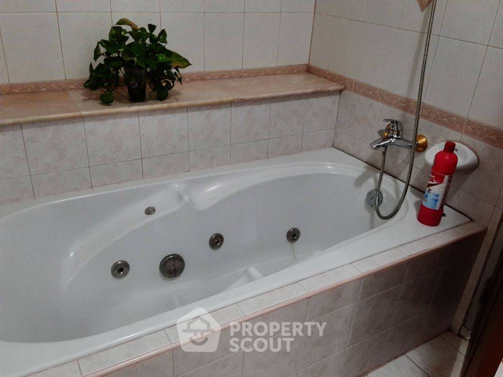 รูป บ้าน 4-ห้องนอน ที่ หมู่บ้าน มณีรินทร์ ท่าอิฐ รัตนาธิเบศร์ ใน ไทรม้า (ID 2147383) - รูปที่ 2/9