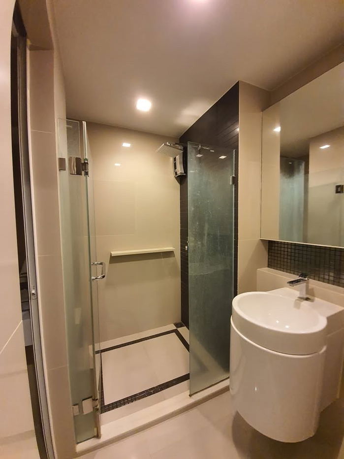 picture For Rent “  Rhythm Sathorn “Fully furniture and ready to move in >>contact us  Line@assetrootz  - 3/9