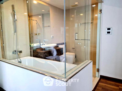 Condos for sale : 2-BR Condo at The Peak Towers close to Phratamnak (ID 2137090)