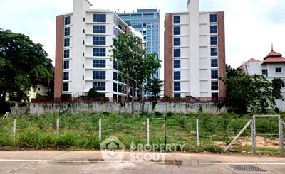 Land for sale Thappraya Road : 1,840 m² Land for Sale close to Phratamnak (ID 2109973)