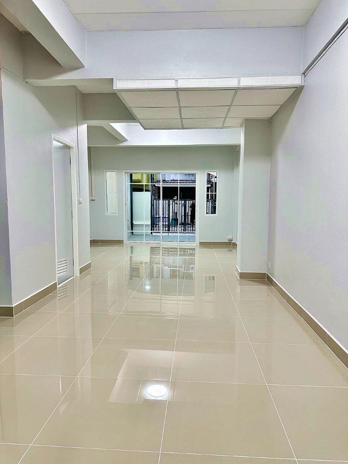 รูป บ้านสวยมาก มีเทอเรซหน้าบ้าน   #หมู่บ้านสวีทโฮม ปาร์ค  ทาวน์เฮ้าส์ 3 ห้องนอน รีโนเวทใหม่  ติดถนนบางกรวย – ไทรน้อย  ใกล้แม็คโคร บางบัวทอง - รูปที่ 11/28