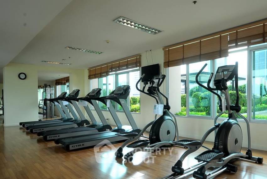 picture 1-BR Condo at Lumpini Place Rama 9–Ratchada near MRT Phra Ram 9 (ID 555065) - 4/5