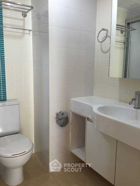 picture 1-BR Condo at Lumpini Place Rama 9–Ratchada near MRT Phra Ram 9 (ID 555065) - 3/5