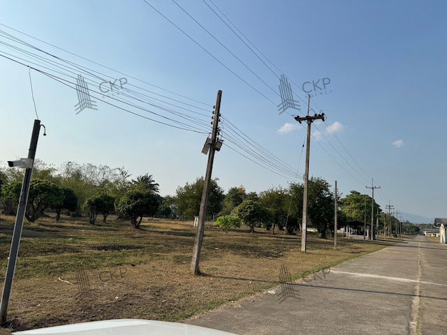 picture Land with 55 Buildings for Sale, Adjacent to Lampang - Chiang Mai Highway  Total Area: 78 Rai, 2 Ngan, 6 Square Wah - 1/10