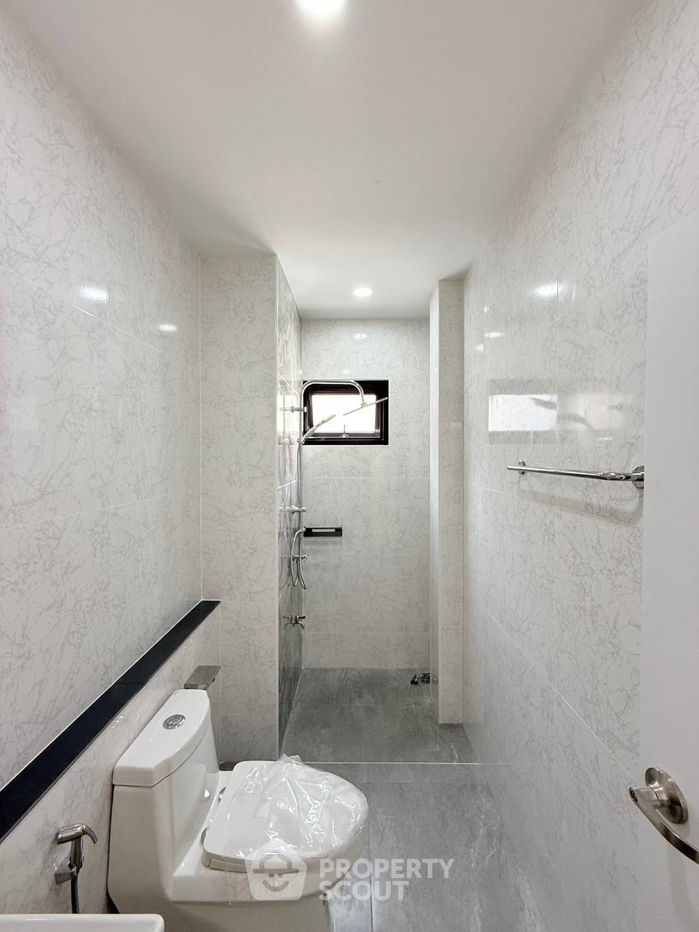 รูป บ้าน 3-ห้องนอน ใกล้ เมืองพัทยา (ID 2141648) - รูปที่ 14/16