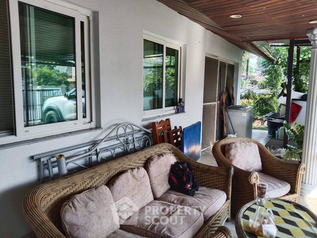 picture 3-BR House close to Pattaya (ID 1540368) - 8/12