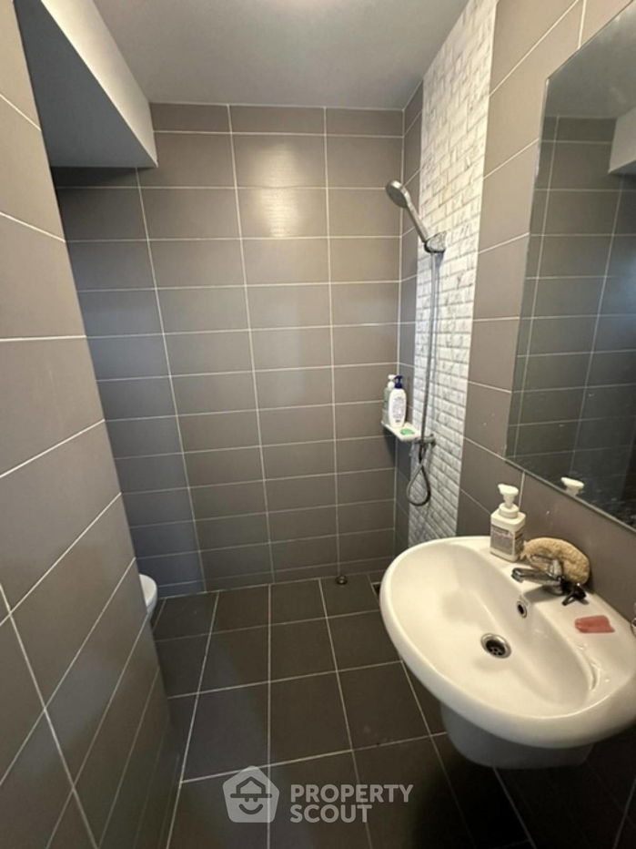 picture 3-BR Townhouse at Grande Pleno Watcharapol-Sukhaphiban 5 in O Ngoen (ID 1738462) - 2/9