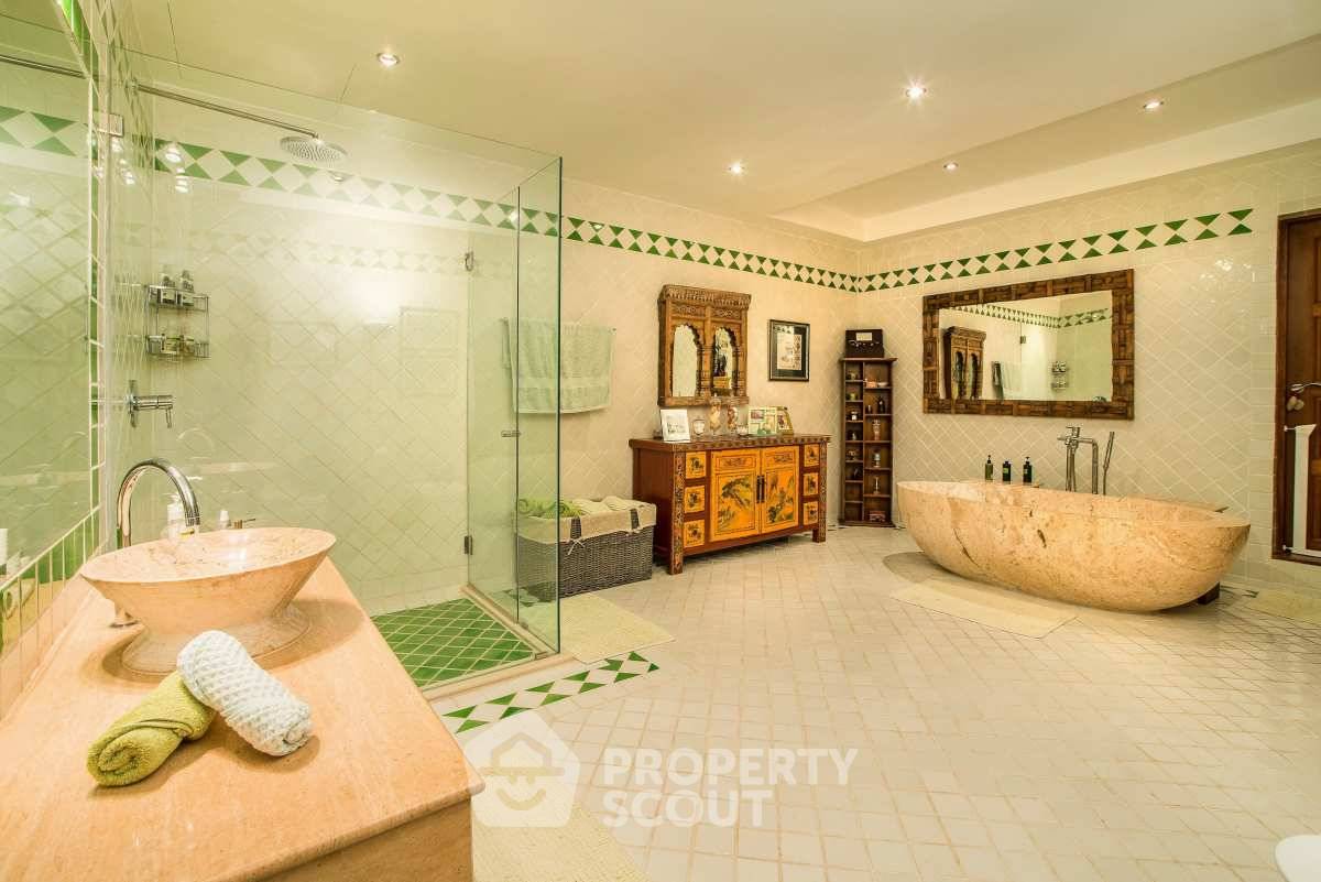 รูป บ้าน 6-ห้องนอน ที่ ปาล์มฮิลส์ กอล์ฟ คลับ แอนด์ เรสซิเดนซ์ ใกล้ เดอะ เวเนเซีย (ID 1268455) - รูปที่ 28/41