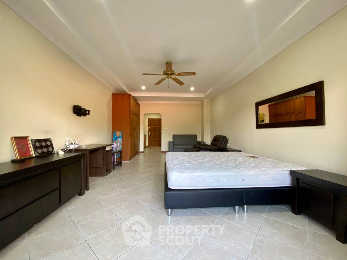 picture 1-BR Condo at View Talay Residence 2 Jomtein close to Jomtien Beach (ID 1001470) - 12/13