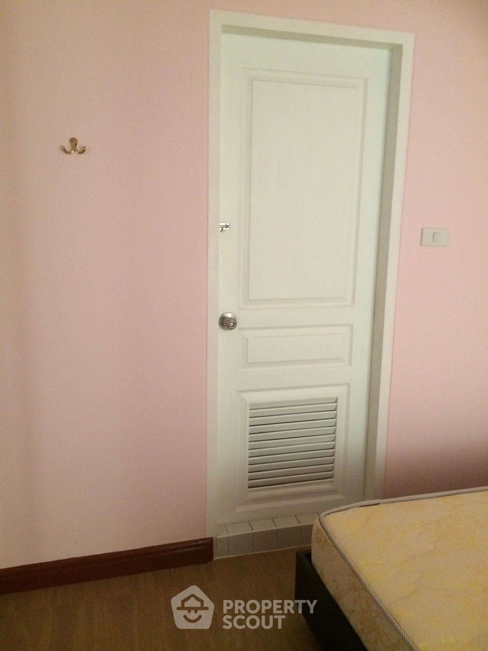 picture 2-BR Condo at Dusit Avenue near MRT Bang Phlat (ID 2093943) - 11/15