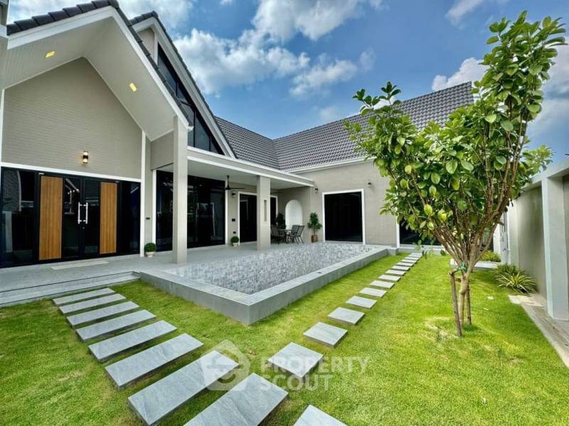 picture 4-BR Villa close to Pattaya (ID 1494712) - 2/19