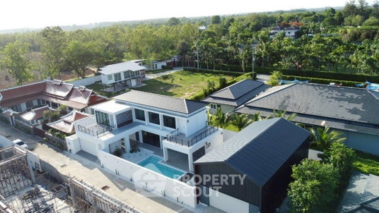 บ้านเดี่ยว 4 ห้องนอน อนุญาตสัตว์เลี้ยง Horseshoe Point พง 400 ตร.ม. (ID 2109876)