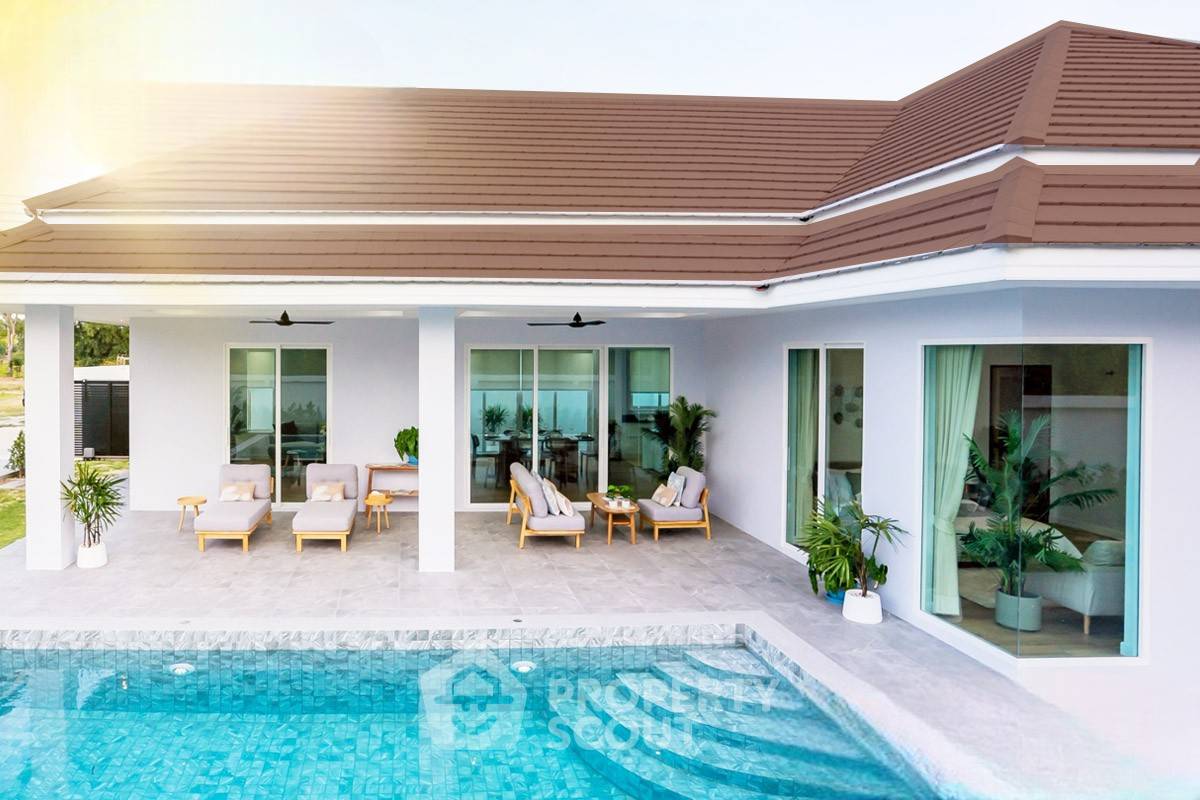 picture 3-BR Villa at L’UX VILLA By Nisasiri Group in Wang Phong (ID 2176897) - 2/5