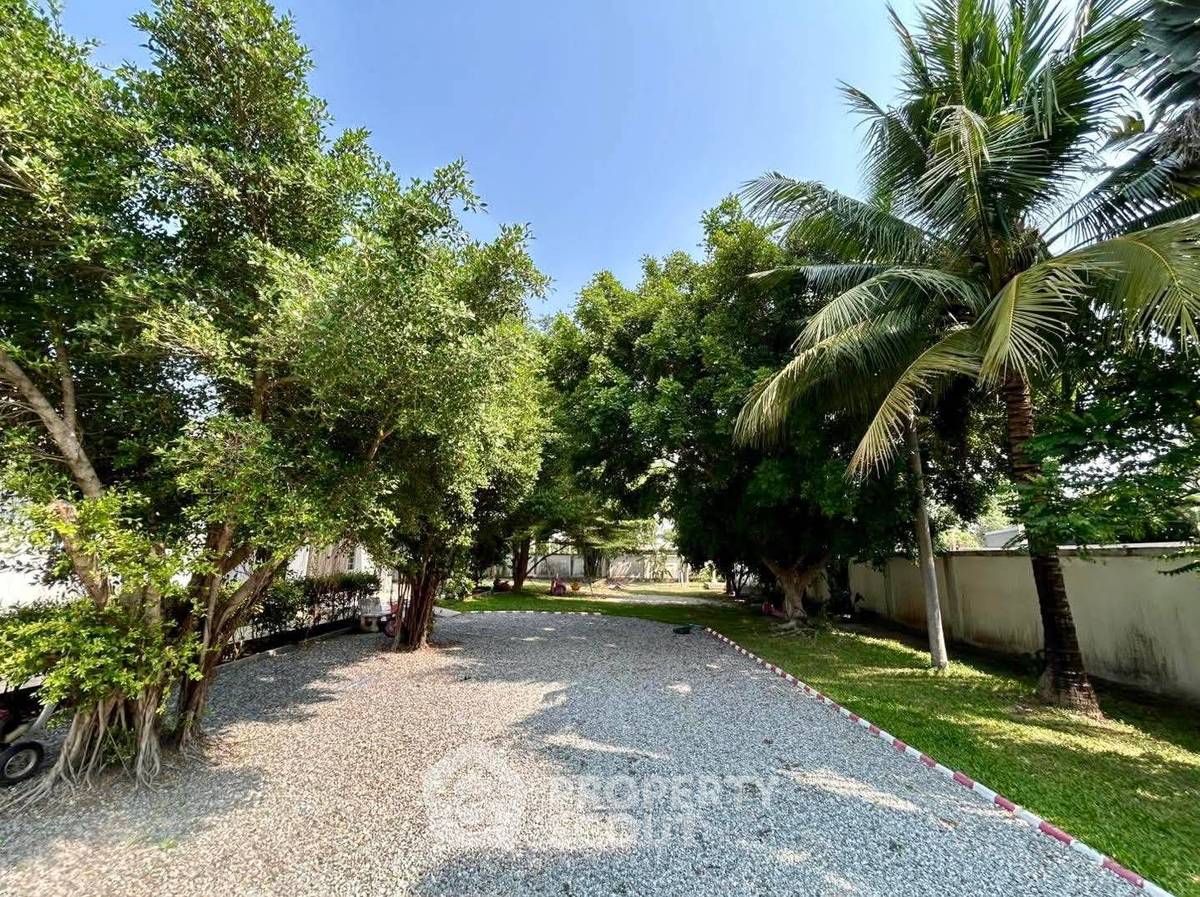 picture 4-BR House close to Huai Yai (ID 2183351) - 7/9