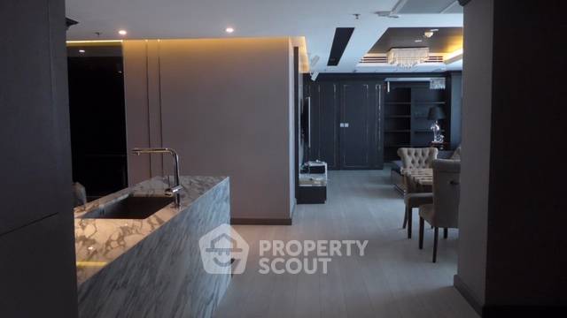 picture 3-BR Condo at Baan Siri 31 Condominium near MRT Sukhumvit (ID 888730) - 3/11