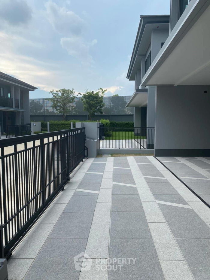 picture 4-BR House at Setthasiri Krungthep Kreetha in Hua Mak (ID 1865659) - 3/14