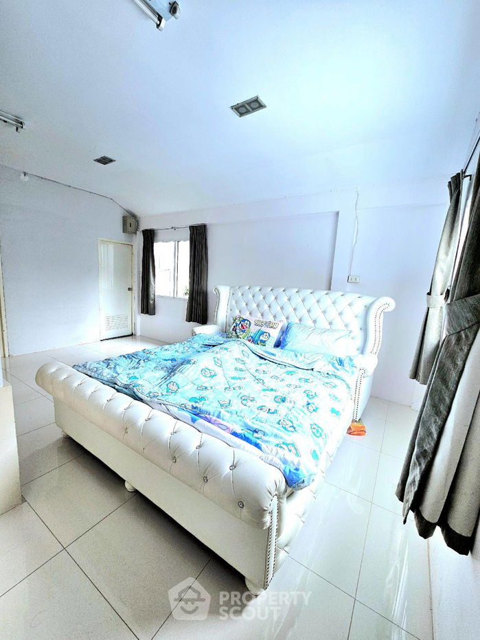 picture 3-BR House in Wang Thonglang (ID 1744350) - 10/15