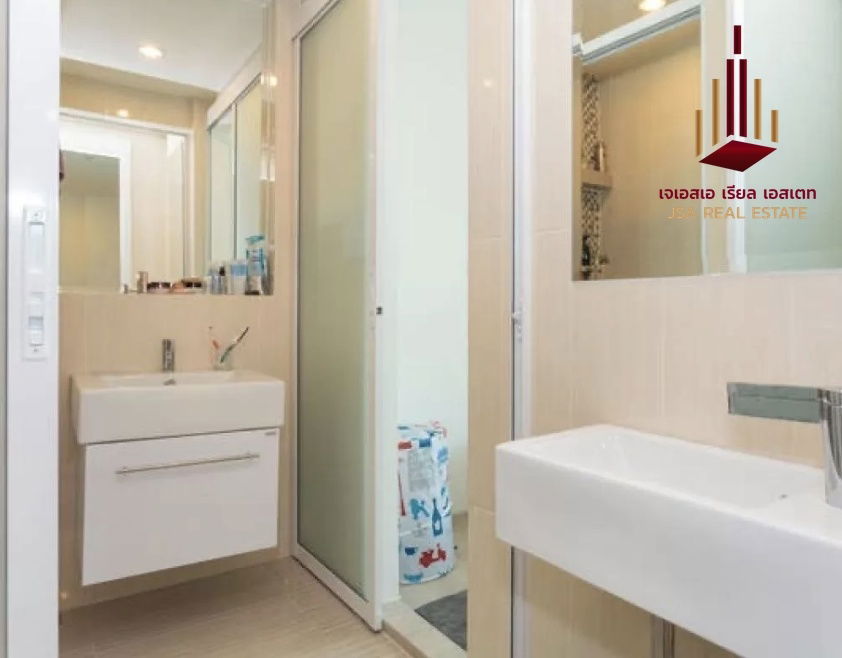 picture ✨ For Sale: Life Ratchadapisek Condo ✨  💰 Only 4,400,000 THB - 7/8