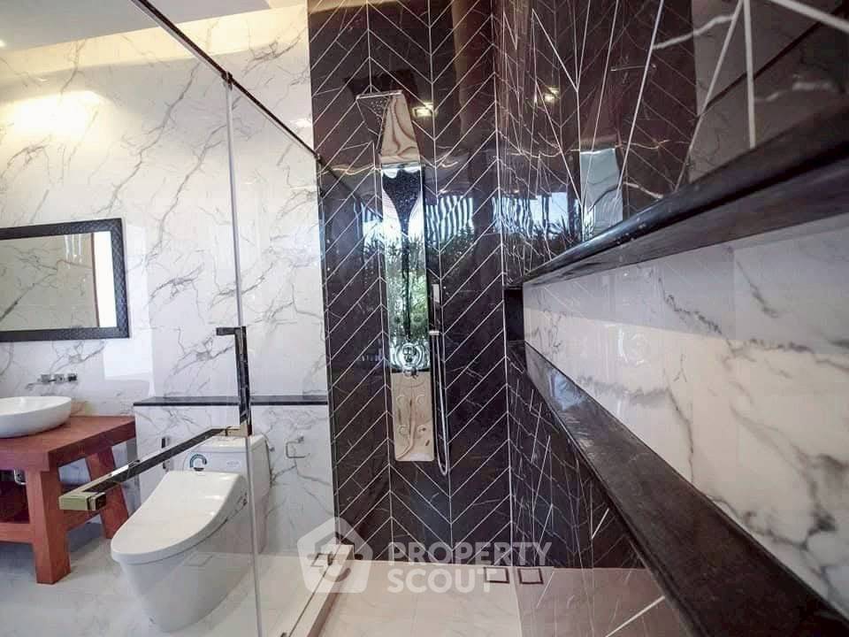 รูป วิลล่า 4-ห้องนอน ใกล้ สุขุมวิท (ID 2287218) - รูปที่ 14/20