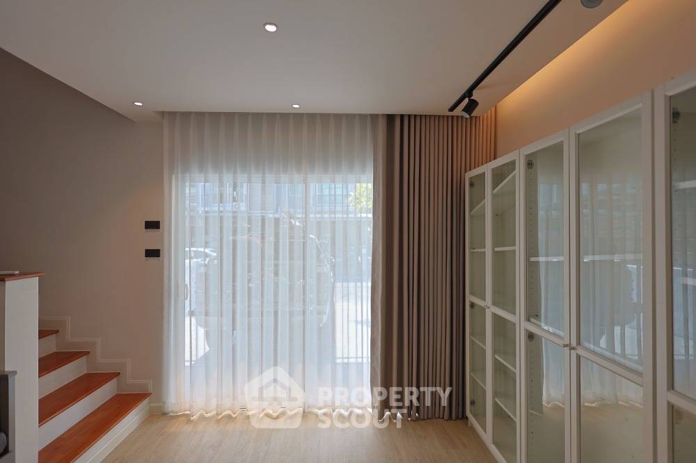 รูป ทาวน์เฮาท์ 3-ห้องนอน ใน ประเวศ (ID 1995270) - รูปที่ 11/29