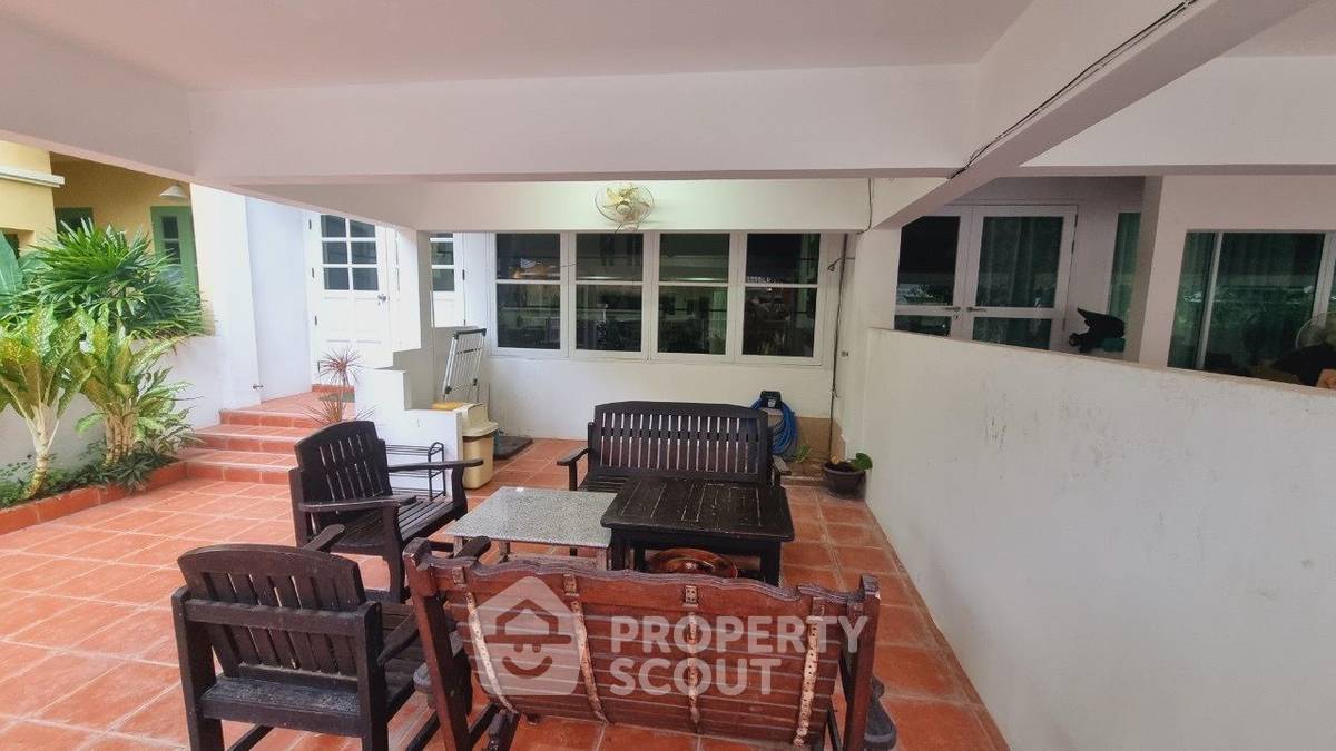 picture 4-BR Townhouse close to Khao Takiab beach (ID 2049581) - 1/8