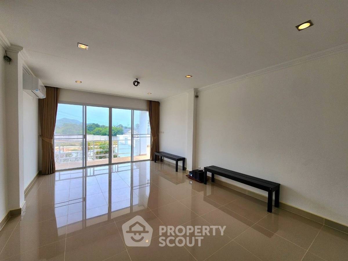 รูป วิลล่า 5-ห้องนอน ที่ บ้านโชคชัย 4 บางเสร่ ใน บางเสร่ (ID 2111281) - รูปที่ 15/21