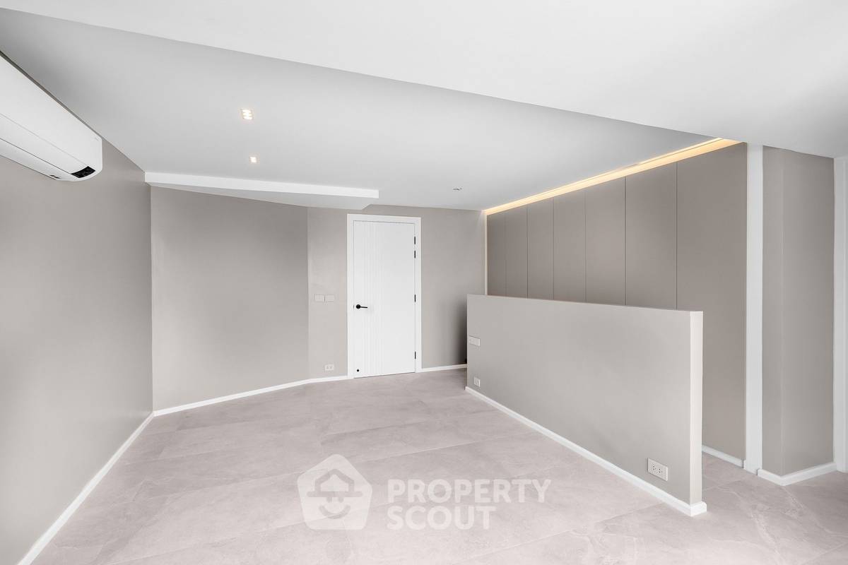 picture BRAND NEW PENTHOUSE WITH CITY AND RIVER VIEWS BEHIND EMQUARTIER IN PHROM PHONG (ID 1491574) - 15/40