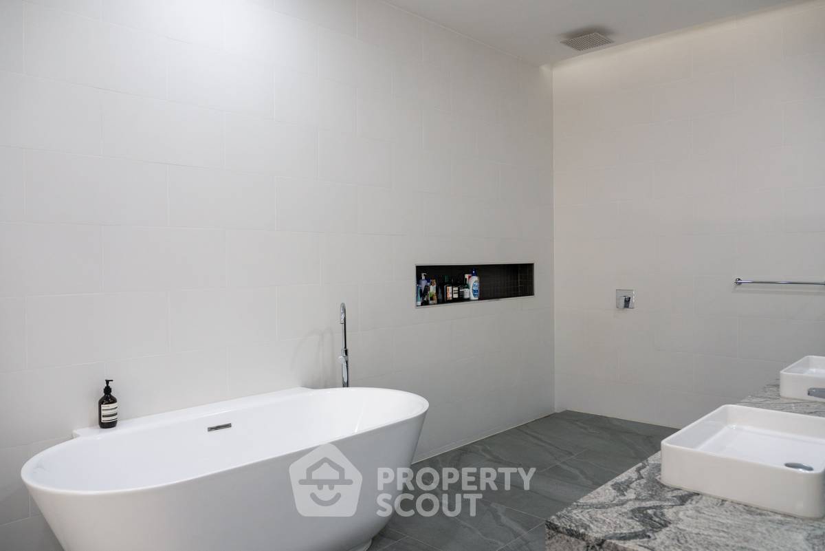 รูป คอนโด 3-ห้องนอน ที่ บ้านมันดาลา ใกล้ หาดลากูน่า (ID 1832286) - รูปที่ 18/26