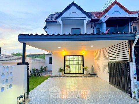 ทาวน์เฮาท์ 3-ห้องนอน ใกล้ พัทยาตะวันออก (ID 2141712)