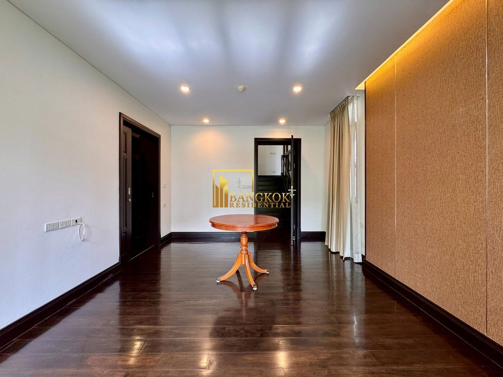 รูป Baan Sukhumvit 18 - Stunning 4 Bed House With Private Pool - BR28270SH - รูปที่ 37/53