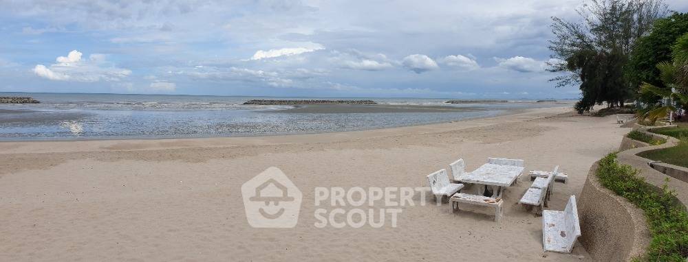 picture 3-BR Condo at Cha-am Royal Beach Condominium close to Chaosamran Beach (ID 1572179) - 5/5