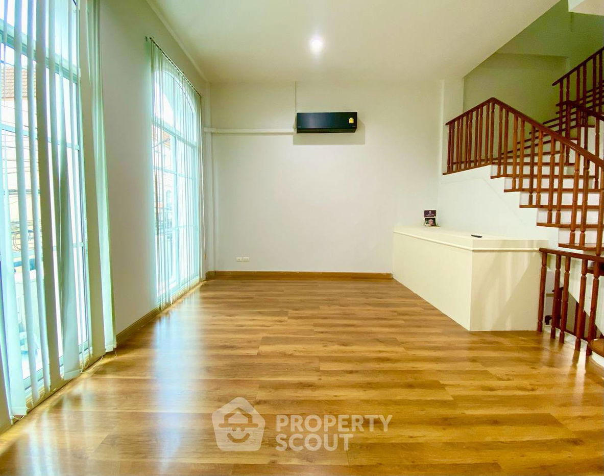 รูป ทาวน์เฮาท์ 3-ห้องนอน ที่ บ้านกลางเมือง มอนติ-คาร์โล ใน ลาดยาว (ID 2294599) - รูปที่ 15/38