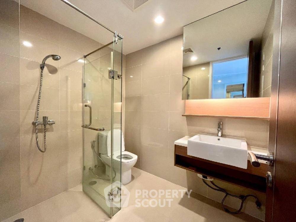 picture 3-BR Condo at 15 Sukhumvit Residences near BTS Nana (ID 1930510) - 6/12