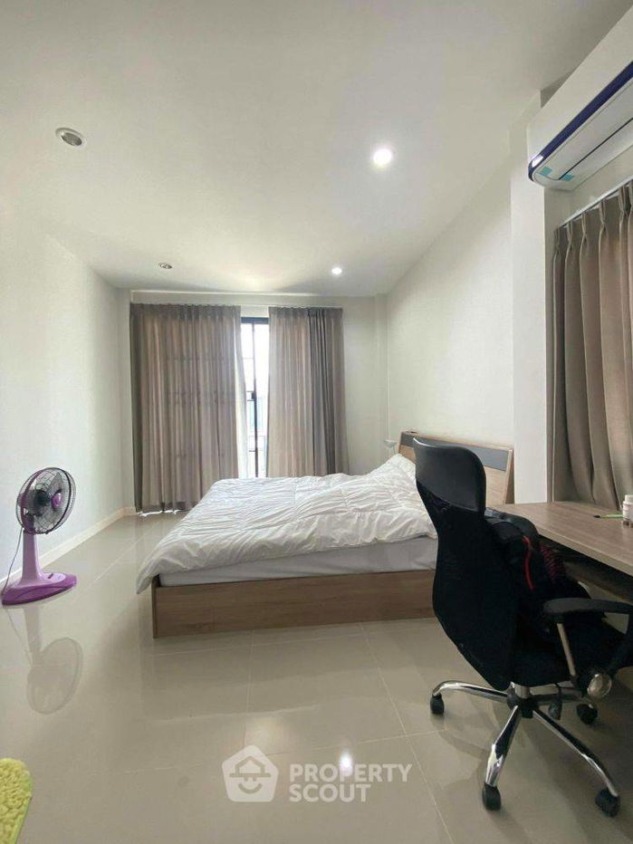 picture 3-BR House at The Urbana+6 in San Kamphaeng (ID 2147326) - 6/9