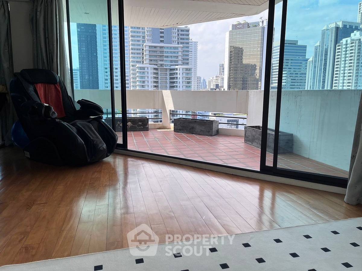 picture 2-BR Condo at Sukhumvit House Condominium near MRT Sukhumvit (ID 1065647) - 5/11