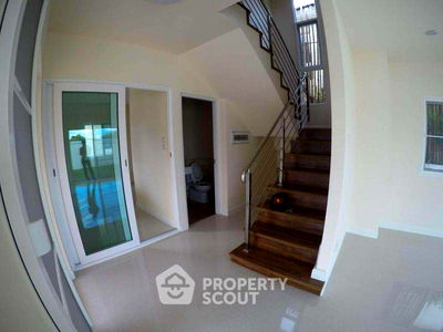 Houses for sale Saraphi Chiang Mai : 3-BR House at The Oriental Ring Road 2 Don Chan in Chai Sathan (ID 2150278)