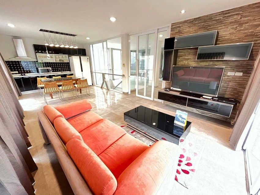 picture Commercial Space 4 Floors 800 sqm. near BTS Onnut, Lotus' and Expressway - 10/14