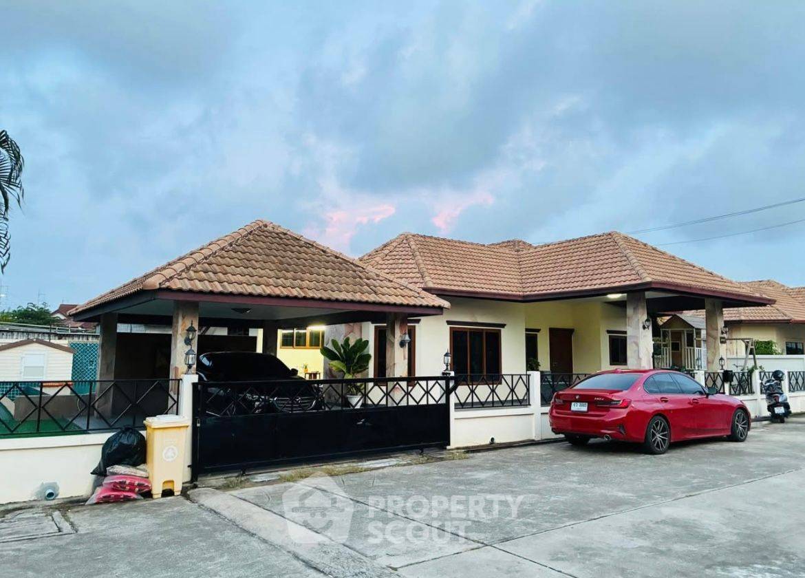 รูป วิลล่า 3-ห้องนอน ที่ ศรีสุข วิลล่า 1 ใกล้ พัทยาตะวันออก (ID 2236125) - รูปที่ 2/9