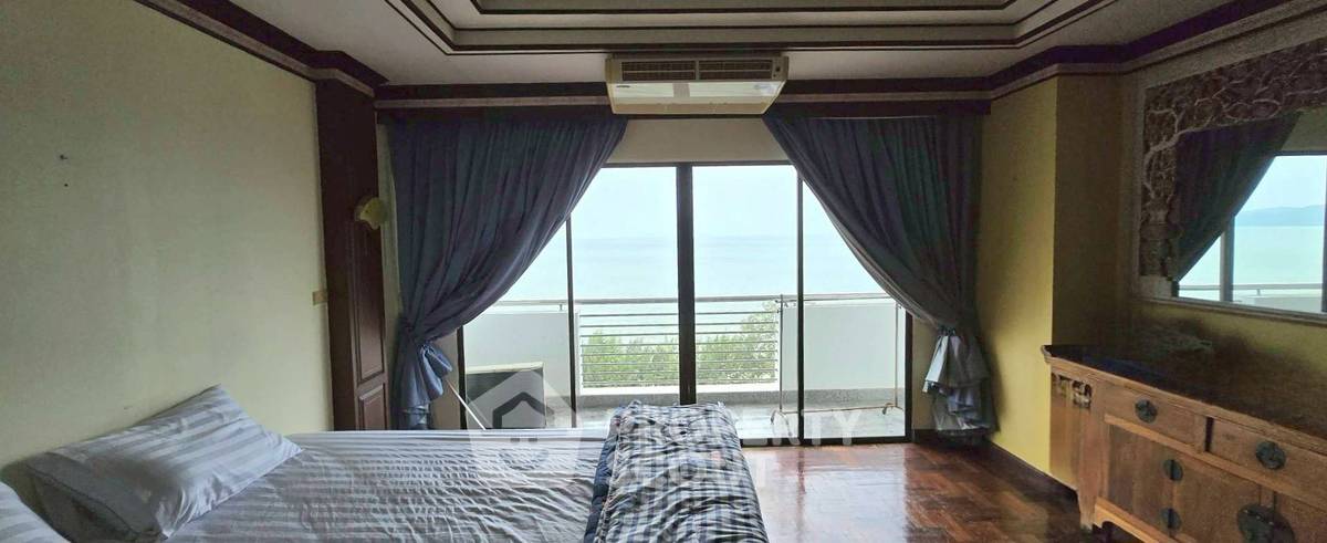 picture 3-BR Condo at Beach Villa Viphavadee Condo close to Bangsaray (ID 2139659) - 4/11