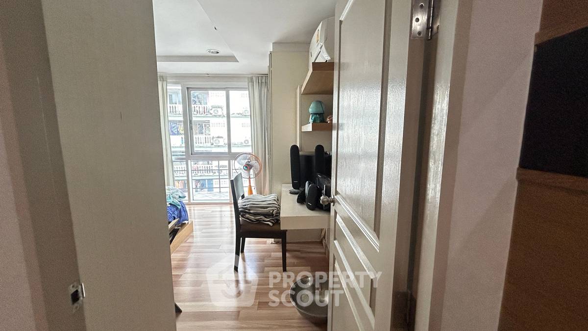 picture 3-BR Condo at Resorta Yen-Akat near MRT Khlong Toei (ID 1852865) - 22/26