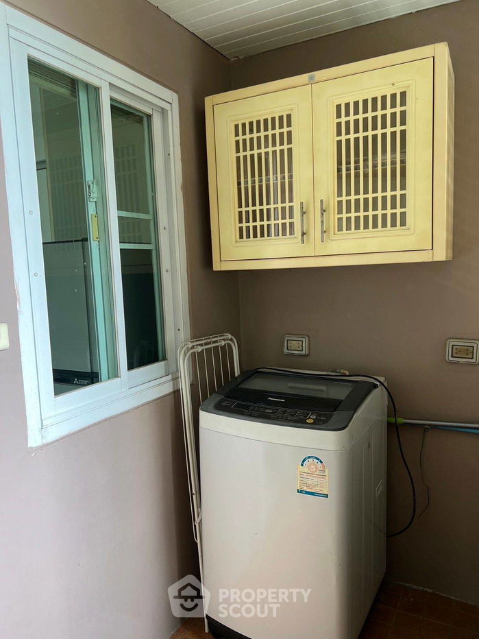 picture 1-BR Condo at Serene Place Sukhumvit 24 Condominium near BTS Phrom Phong (ID 1872124) - 6/6