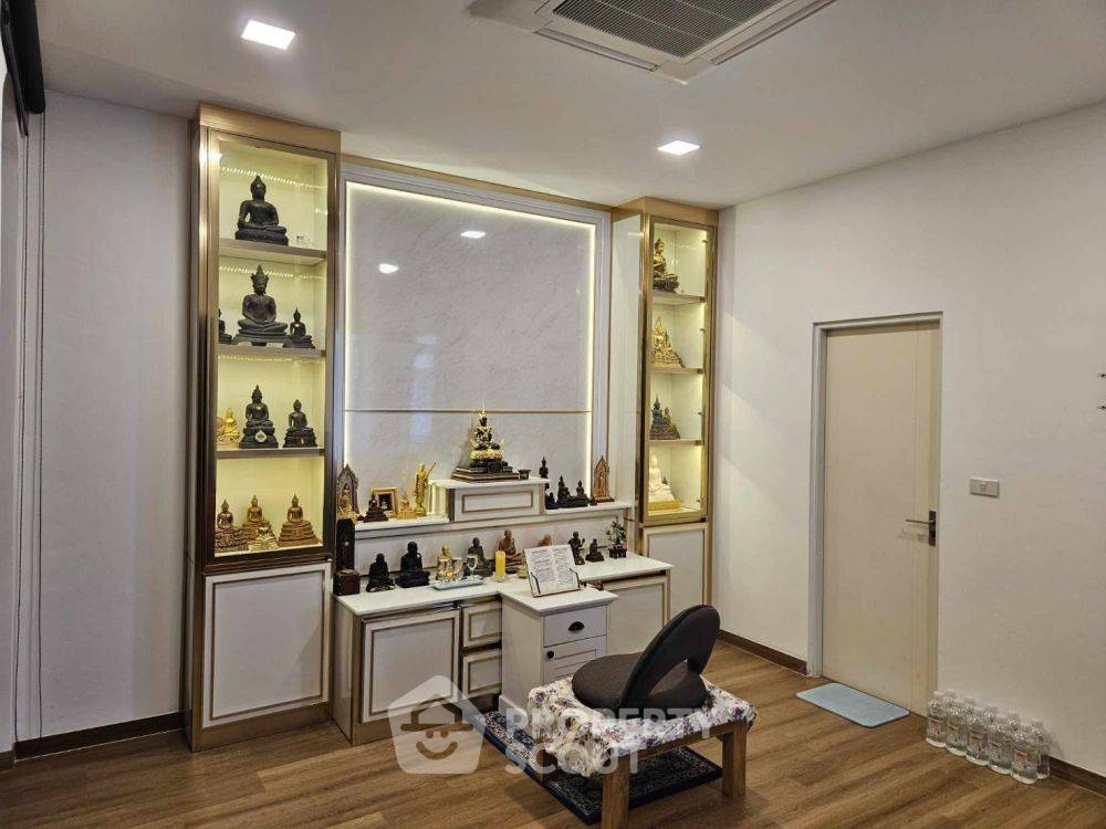 picture 4-BR Condo at Vela De Condo UTCC-Vipawadee 2 near MRT Huai Khwang (ID 2150384) - 3/10