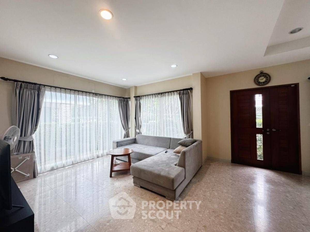 picture 4-BR House close to Krungthep Kreetha (ID 1996460) - 6/20