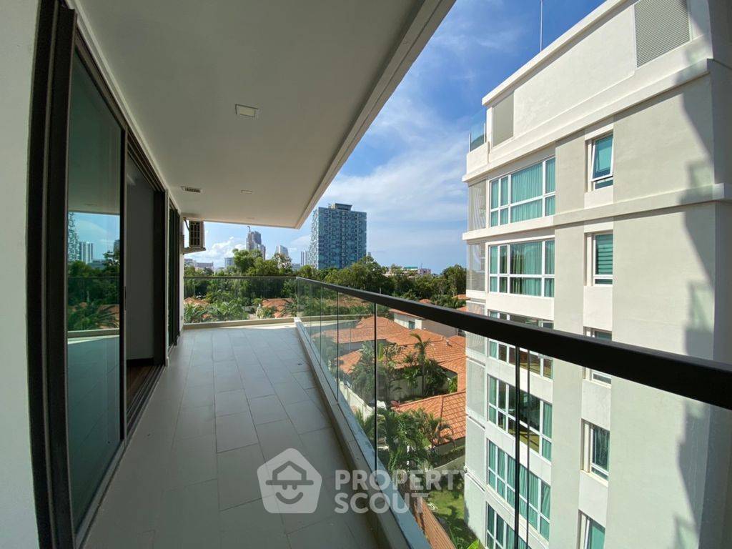 picture 2-BR Condo at The Peak Towers close to Phratamnak (ID 1510236) - 4/13